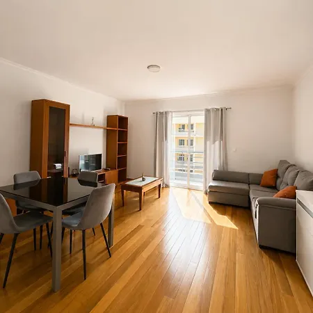 Park-family Retreat- Free Parking Garage