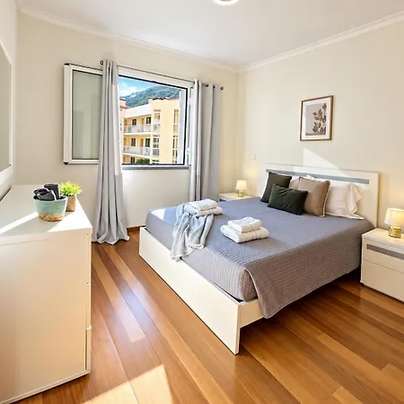 Apartment Park-family Retreat- Free Parking Garage *