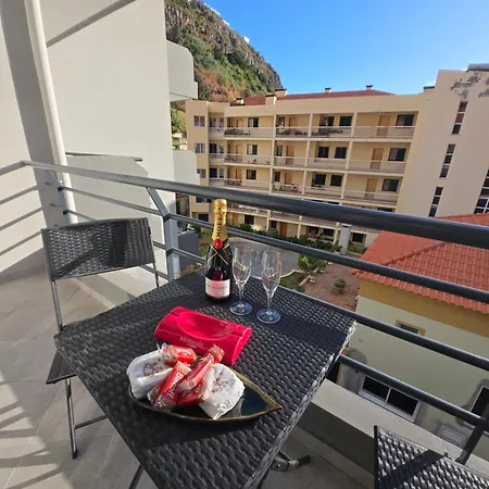 Park-family Retreat- Free Parking Garage * Ribeira Brava