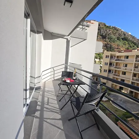 Park-family Retreat- Free Parking Garage