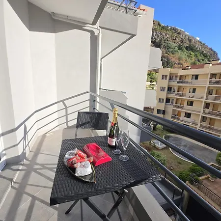 Park-family Retreat- Free Parking Garage *