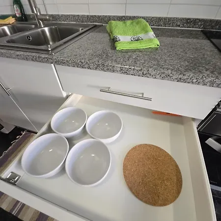 Park-family Retreat- Free Parking Garage Apartment *
