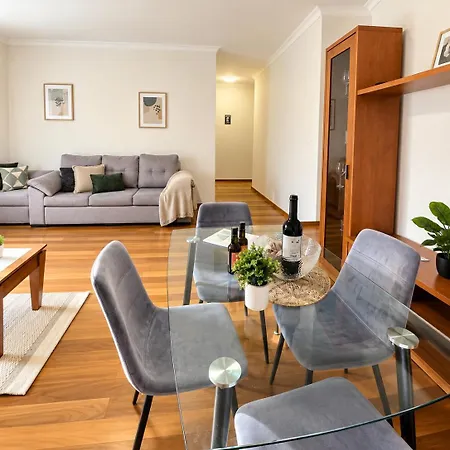 Apartment Park-family Retreat- Free Parking Garage *