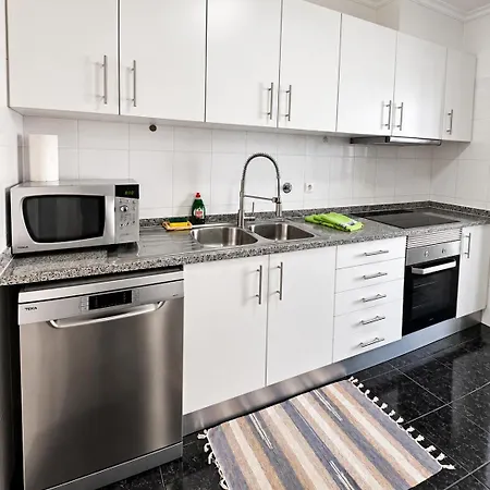 Apartment Park-family Retreat- Free Parking Garage