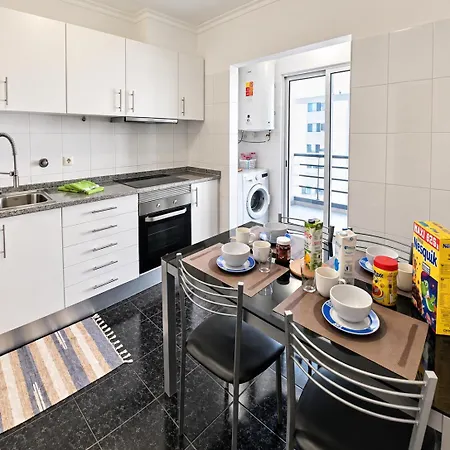 Park-family Retreat- Free Parking Garage Apartment *